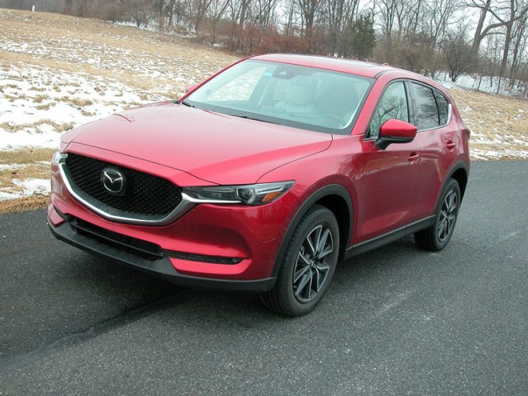 Mazda's 2018 AWD CX-5 crossover is an affordable top ...