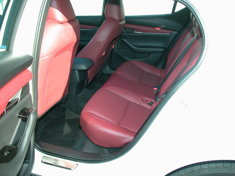 Mazda3-19-Rseat