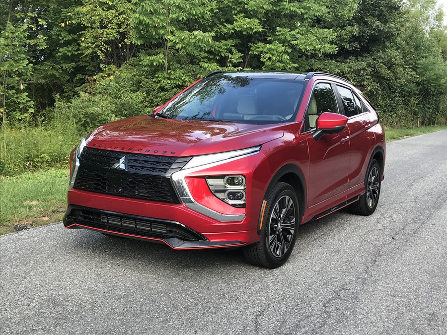 Mitsubishi’s redesigned 2022 Eclipse Cross is a compelling competitor in the compact SUV market