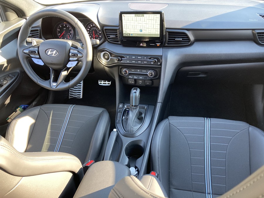 Veloster22-Int