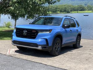 Honda’s 2023 Pilot 3-row, AWD SUV has been totally redesigned with new powertrain and added tech
