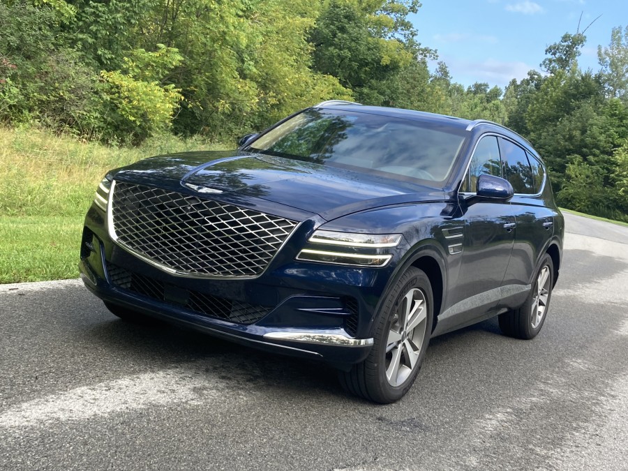 Genesis's 2023 GV80 AWD SUV has garnered top safety and reliability ratings, and it's an eye-grabber