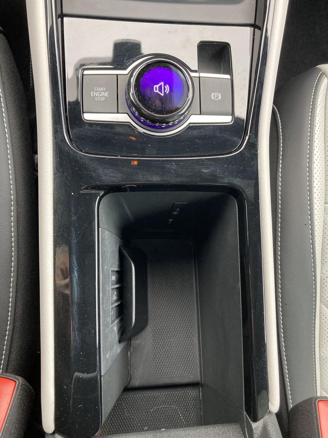 Tiguan25-Chrgr