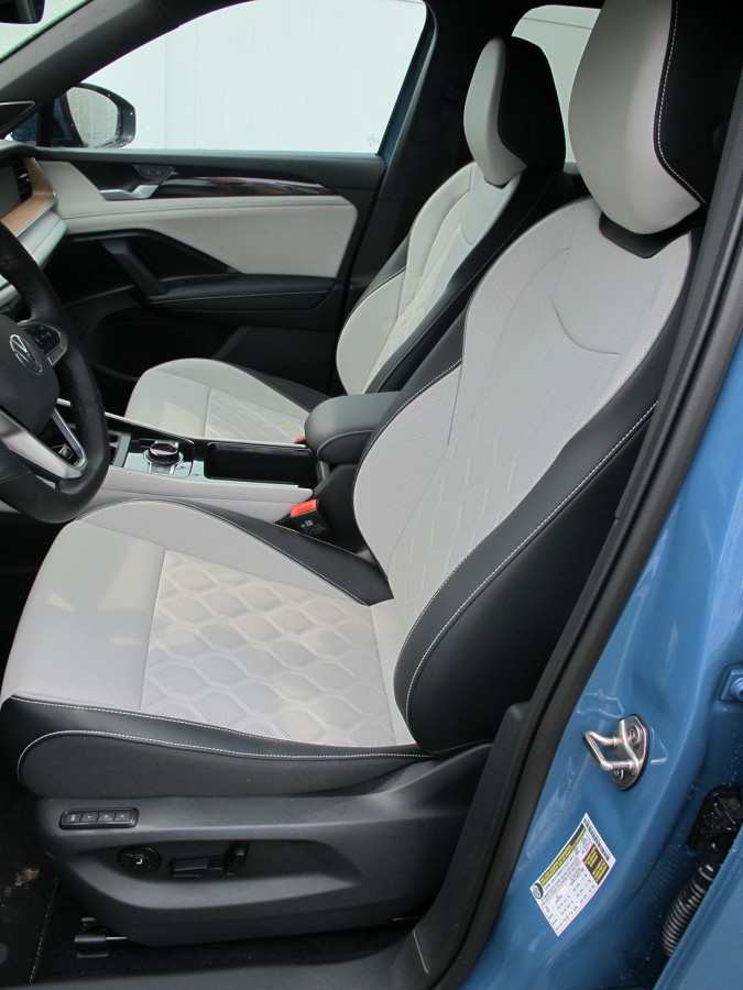 Tiguan25-Fseats