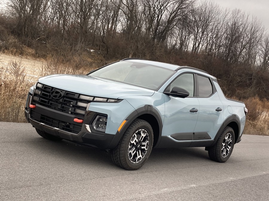 You are currently viewing Hyundai’s 2026 Santa Cruz compact AWD pickup caters to those who don’t need a full-size truck