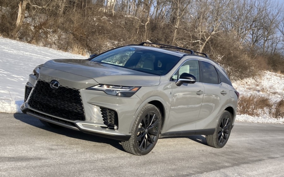 The 2026 Lexus RX 350 Hybrid AWD SUV offers luxury, economy and top government safety scores. 2 RX350h26-Fegypt2